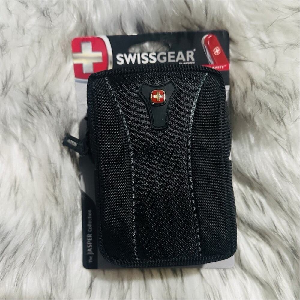 SWISSGEAR GA-7877-02 Padded Nylon Camera Case Black Zip Belt Loop Strap